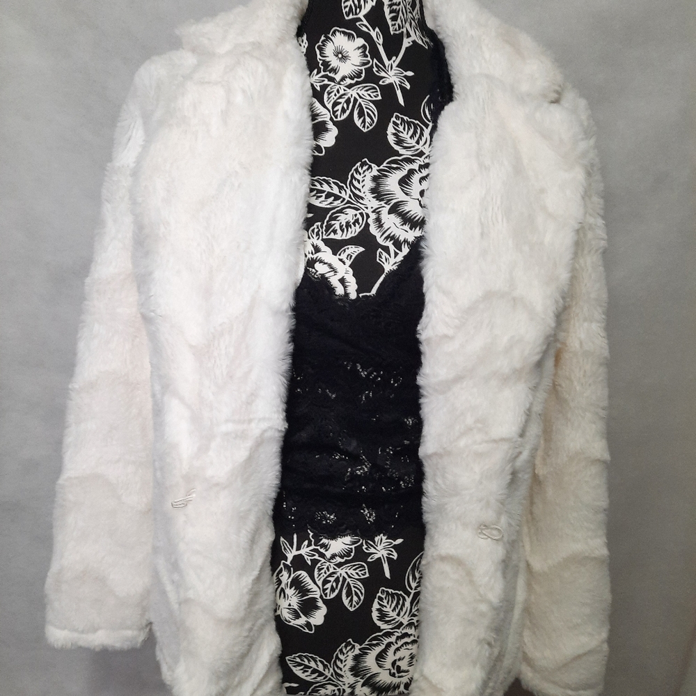 White Fur Jacket - Picture 4 of 5